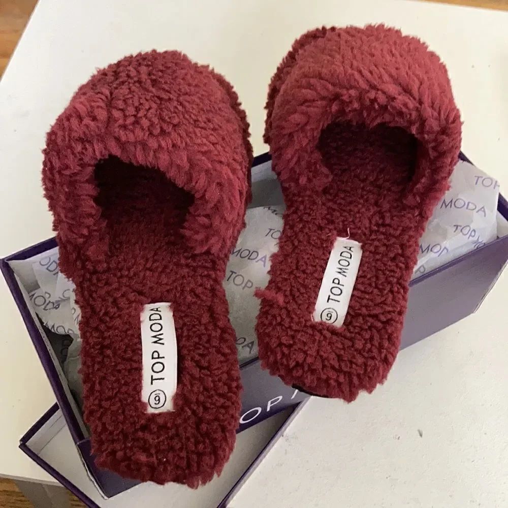 Top Moda Faux Fur Slippers - Picture 4 of 5